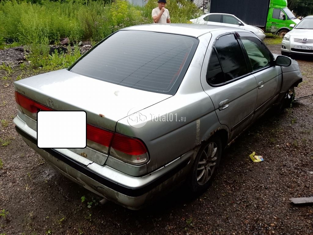 Фото Nissan Sunny 8