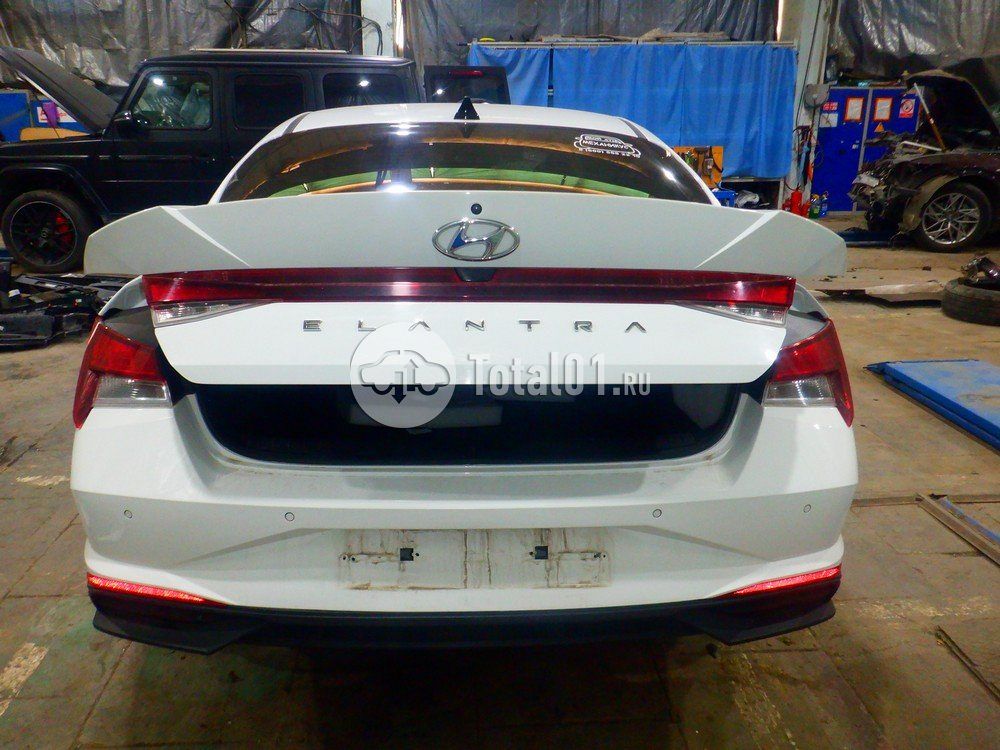Фото Hyundai Elantra 10