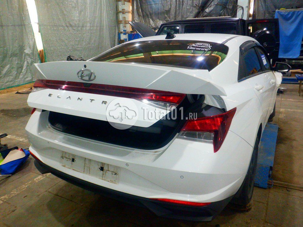 Фото Hyundai Elantra 12