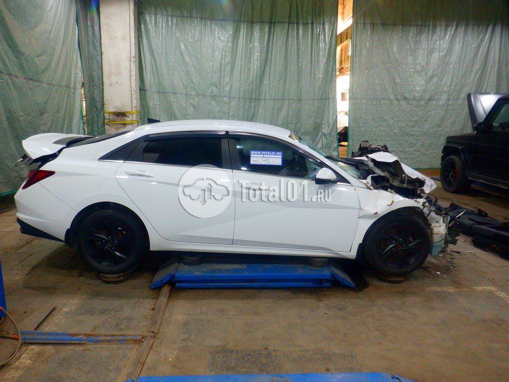 Фото Hyundai Elantra 14