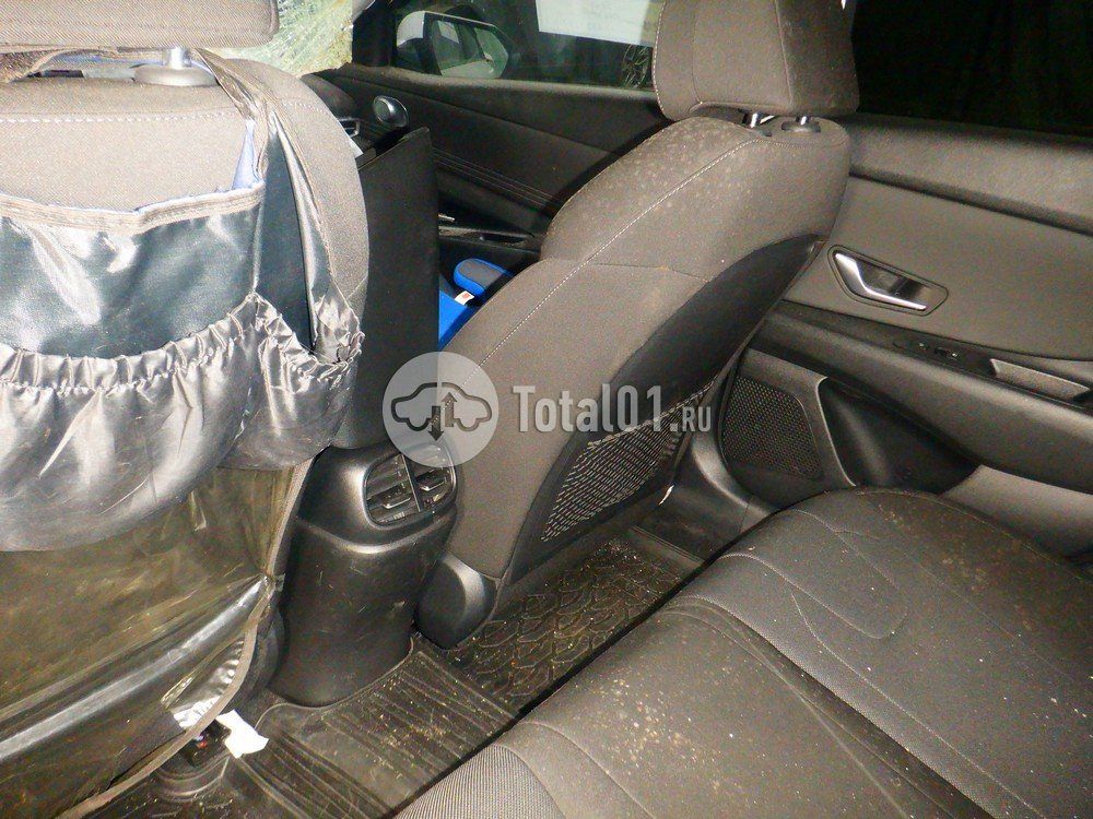Фото Hyundai Elantra 66