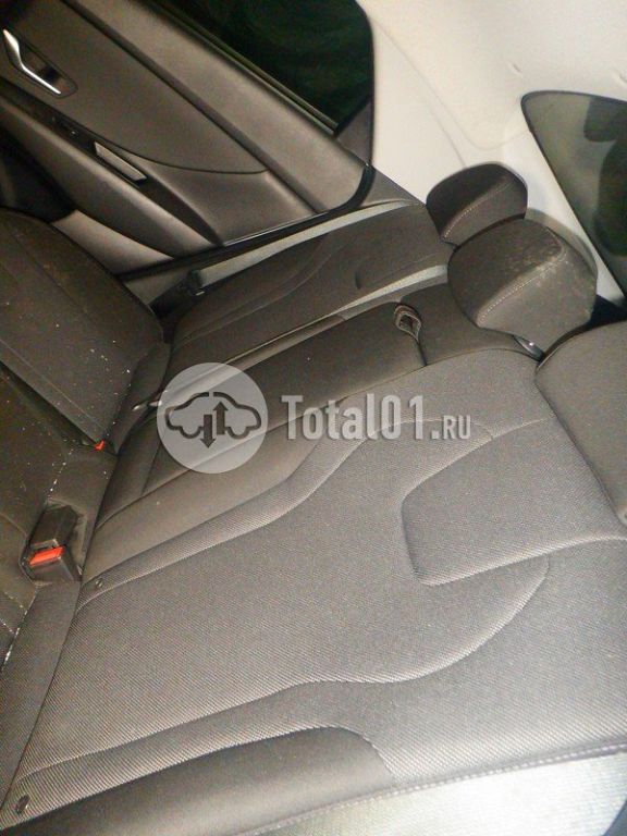 Фото Hyundai Elantra 70