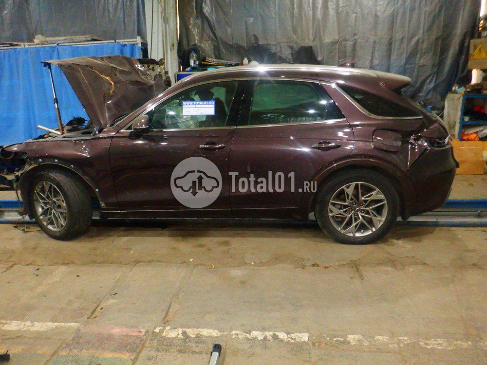 Фото Genesis GV70 8