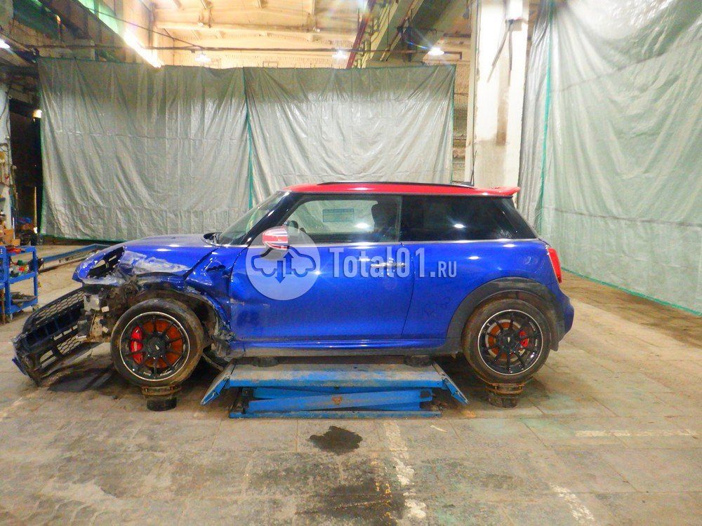 Фото MINI John Cooper Works 8
