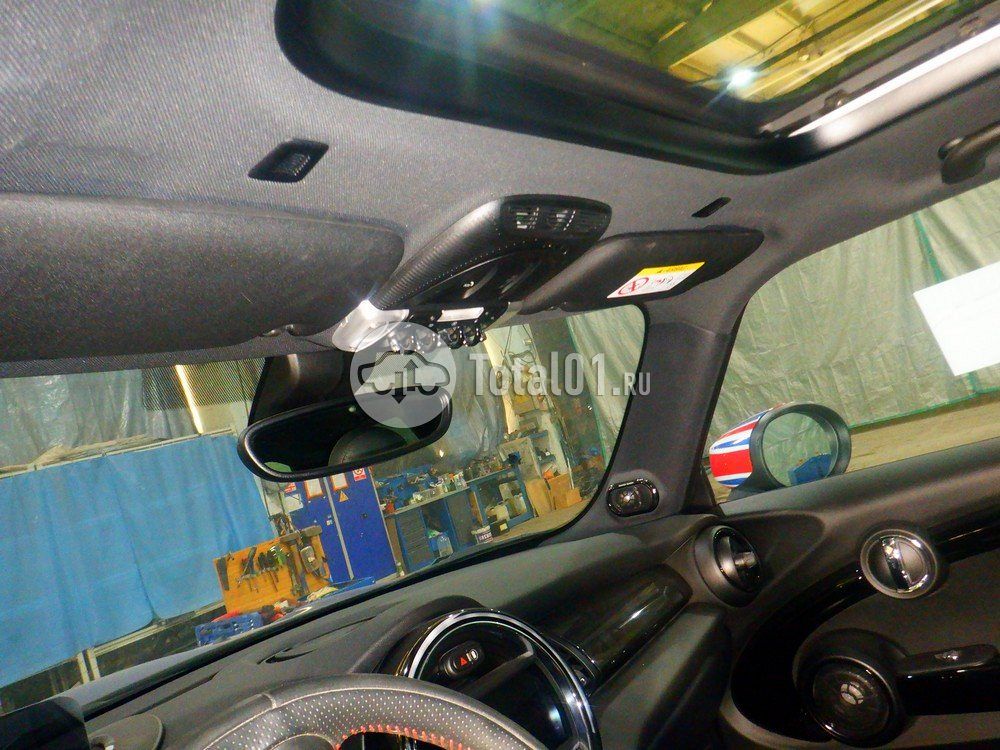 Фото MINI John Cooper Works 58