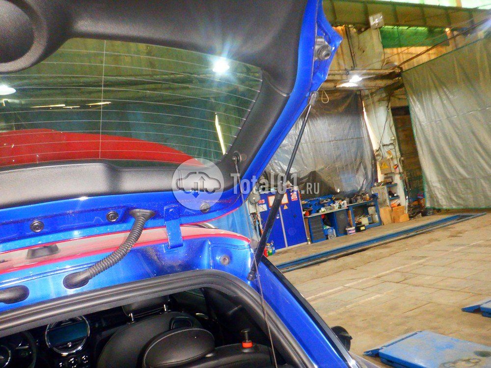 Фото MINI John Cooper Works 68