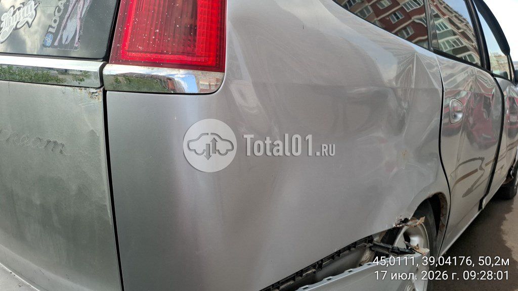 Фото Honda Stream 12