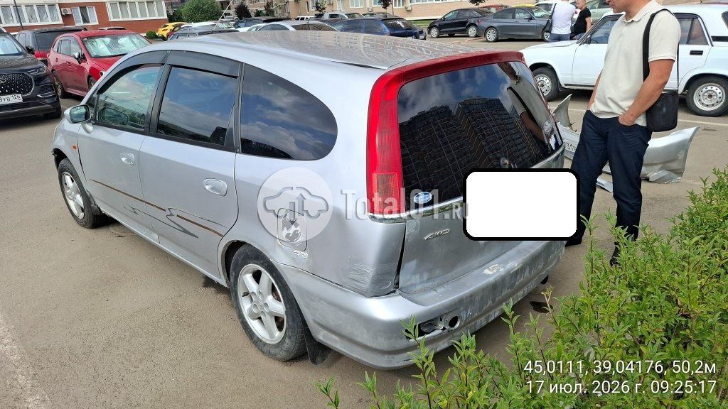 Фото Honda Stream 46