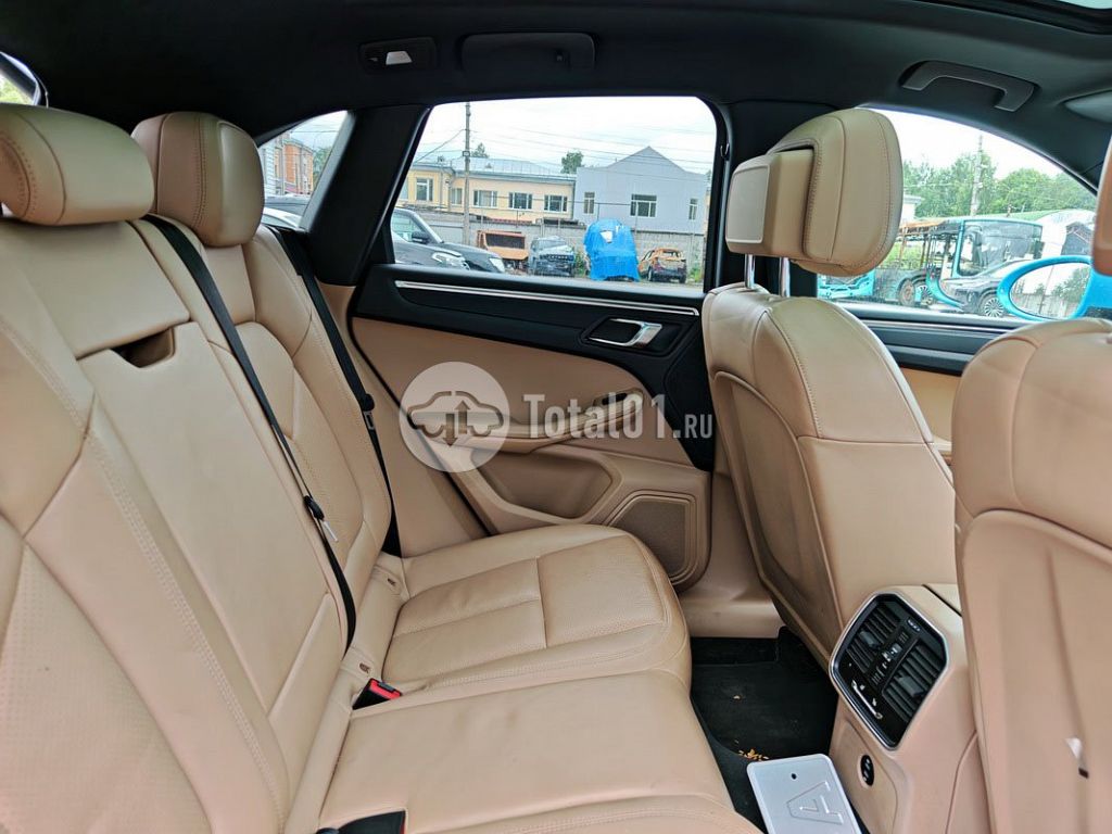 Фото Porsche Macan 132
