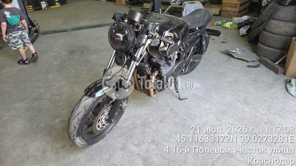 Фото Yamaha XSR 900 12