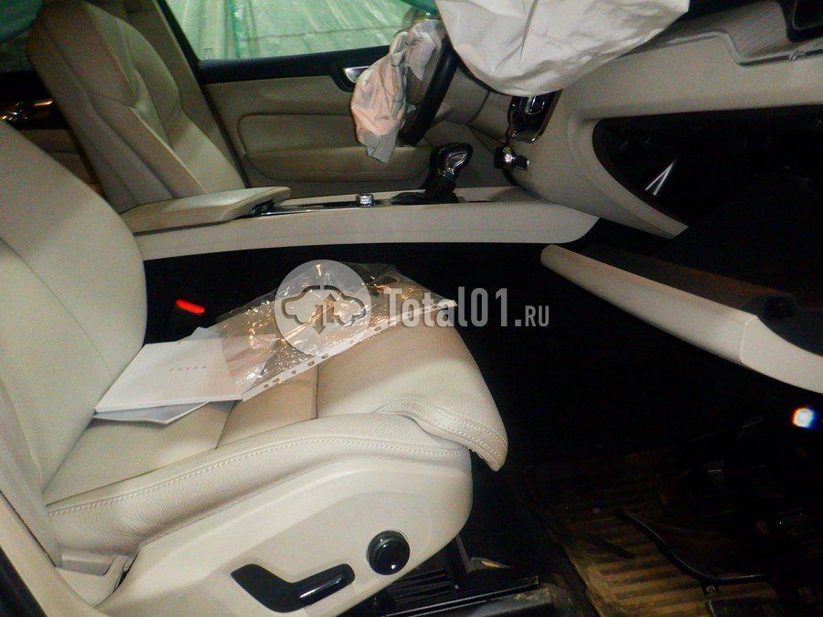 Фото Volvo XC60 20