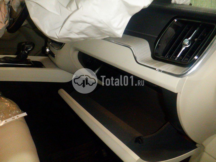 Фото Volvo XC60 32