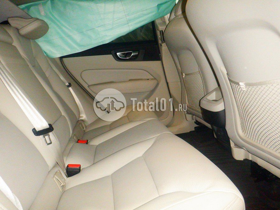 Фото Volvo XC60 38