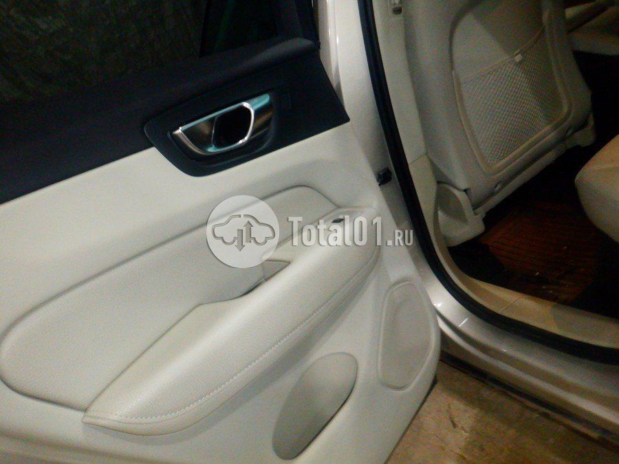 Фото Volvo XC60 56