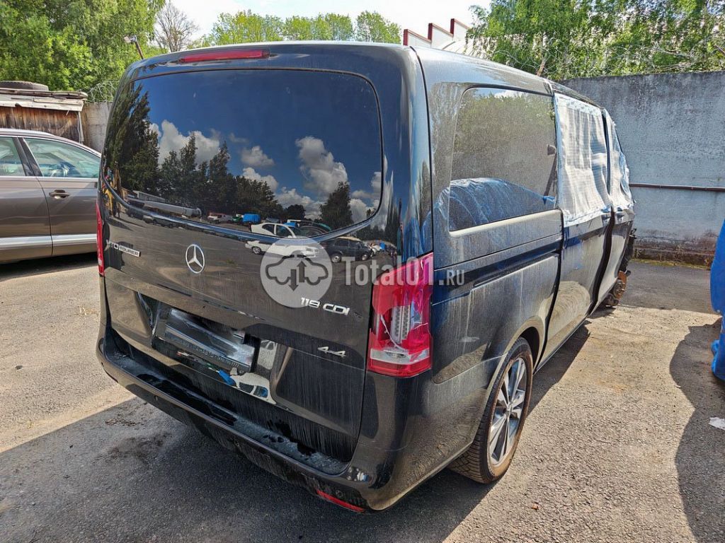 Фото Mercedes-Benz Vito 30