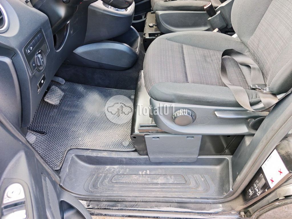 Фото Mercedes-Benz Vito 120