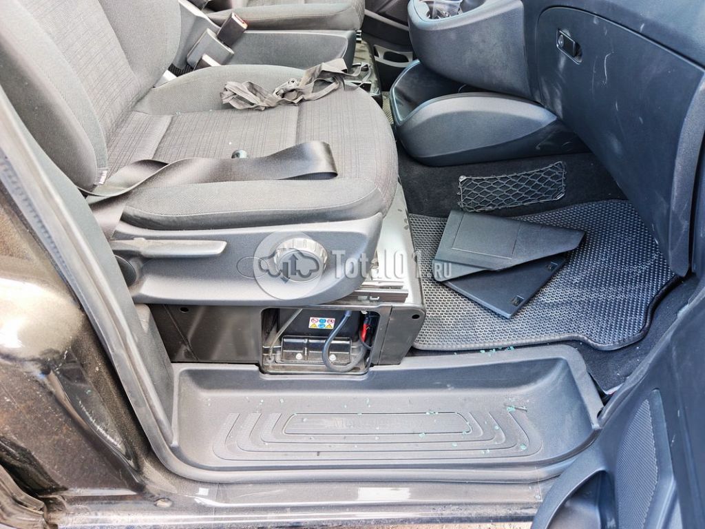 Фото Mercedes-Benz Vito 142