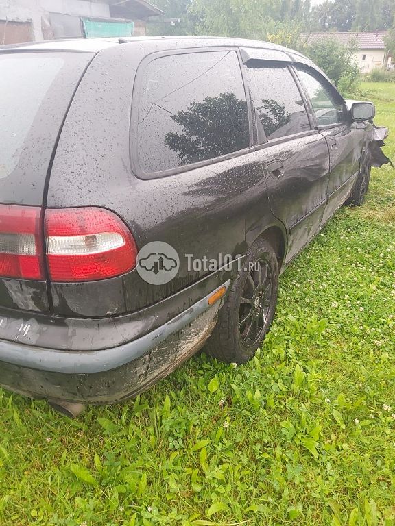 Фото Volvo V40 16