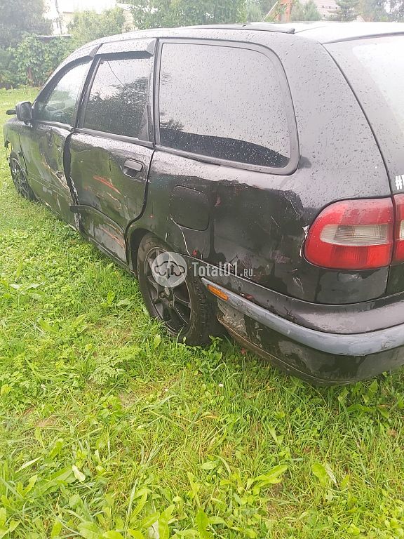 Фото Volvo V40 32