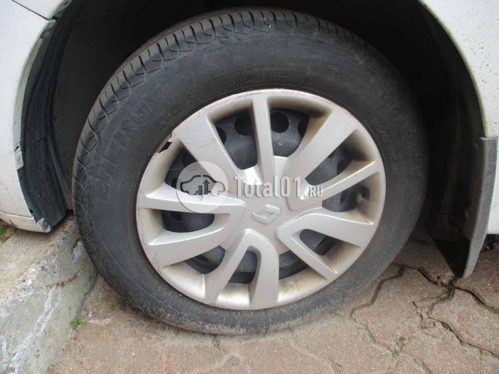 Фото Renault Logan 46