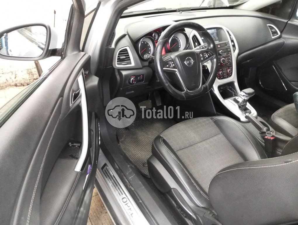 Фото Opel Astra GTC 32