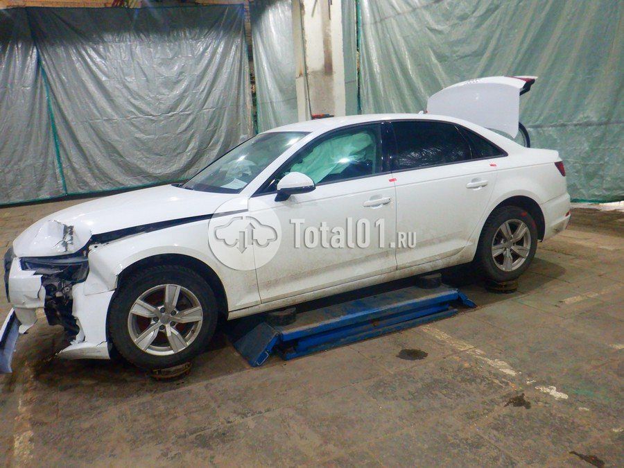 Фото Audi A4 10