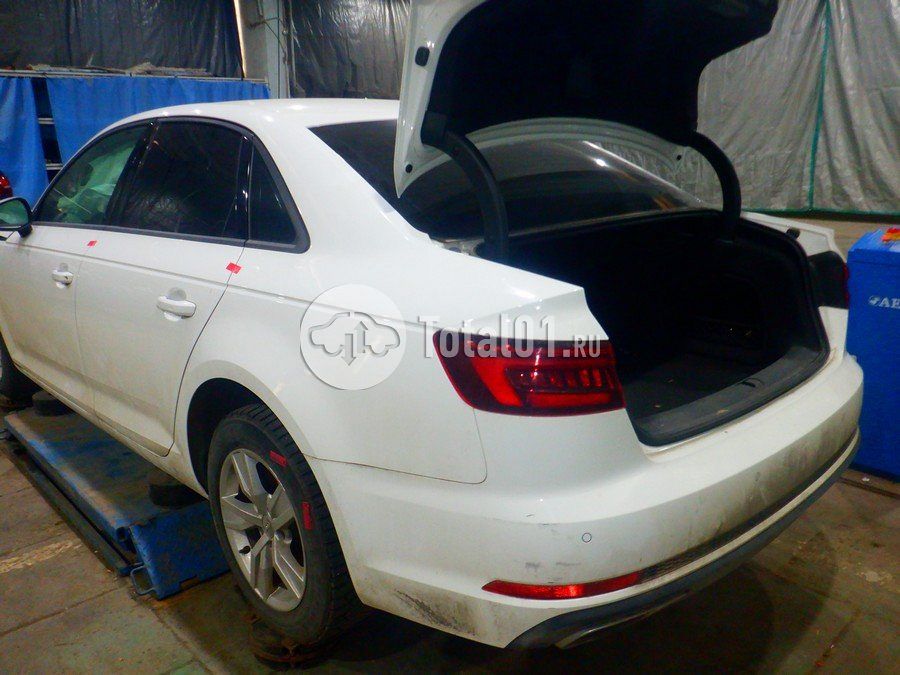 Фото Audi A4 14