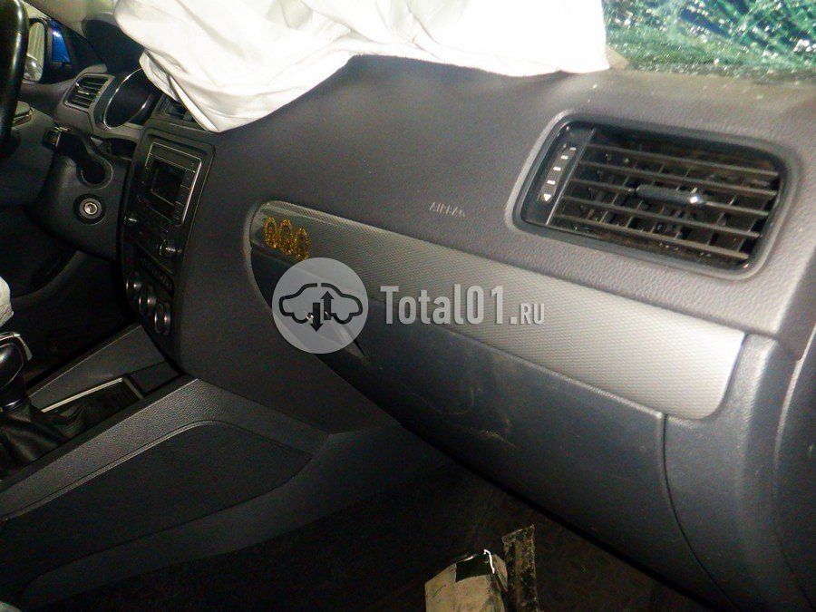Фото Volkswagen Jetta 32