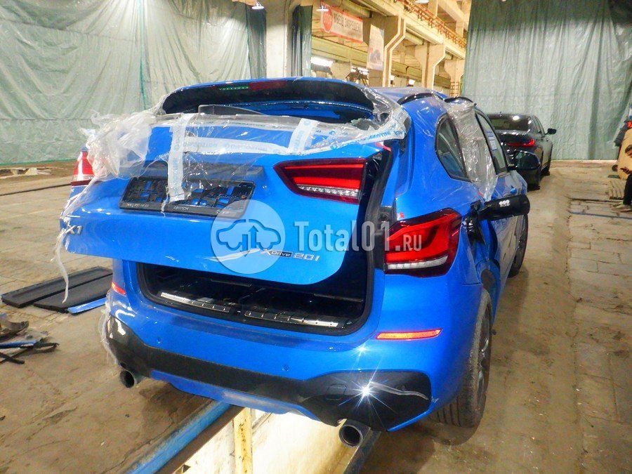 Фото BMW X1 12