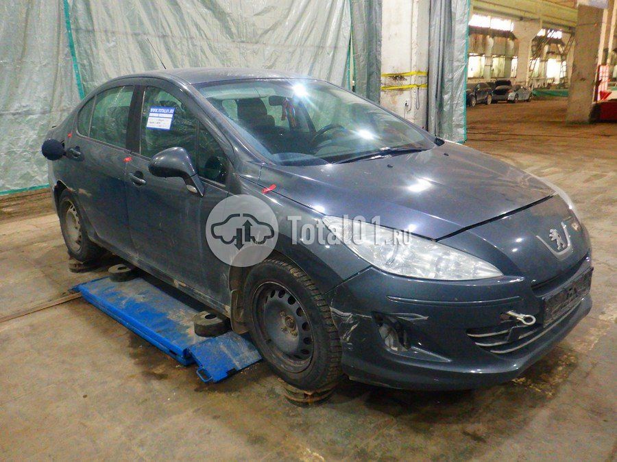 Фото Peugeot 408 6