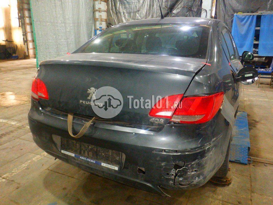 Фото Peugeot 408 12