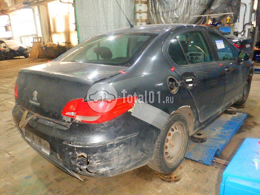 Фото Peugeot 408 14
