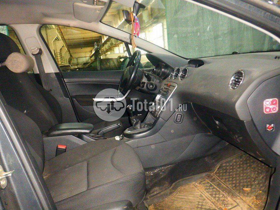 Фото Peugeot 408 22
