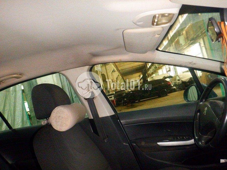 Фото Peugeot 408 32
