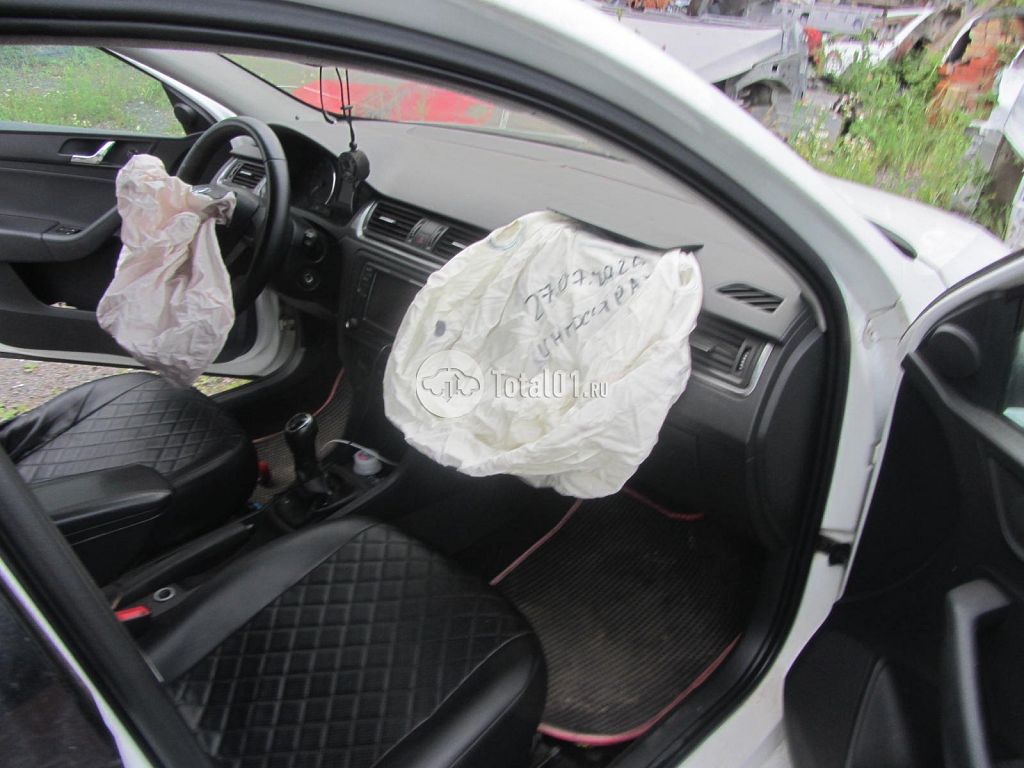 Фото Skoda Rapid 14