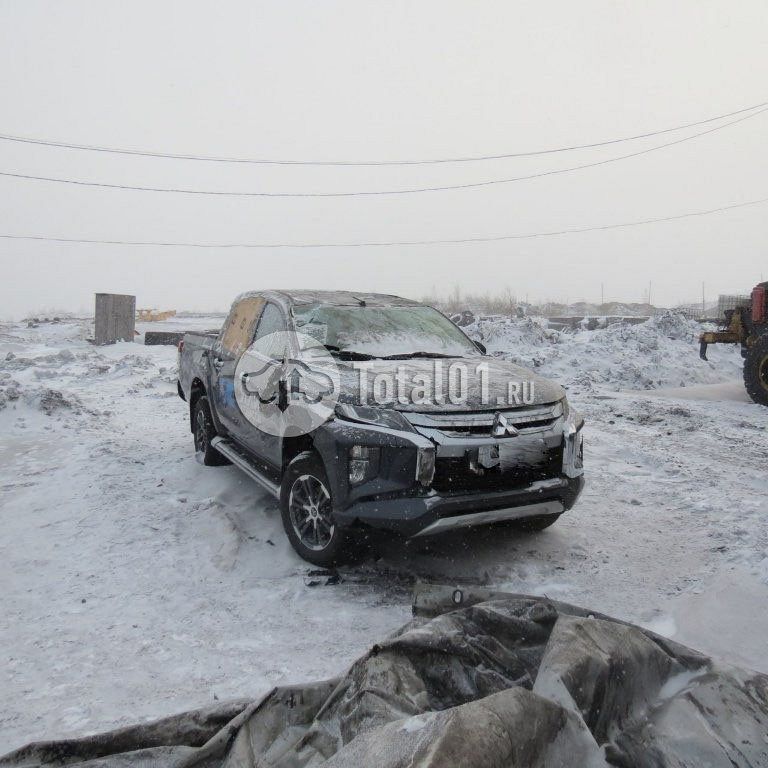 Фото Mitsubishi L200 6
