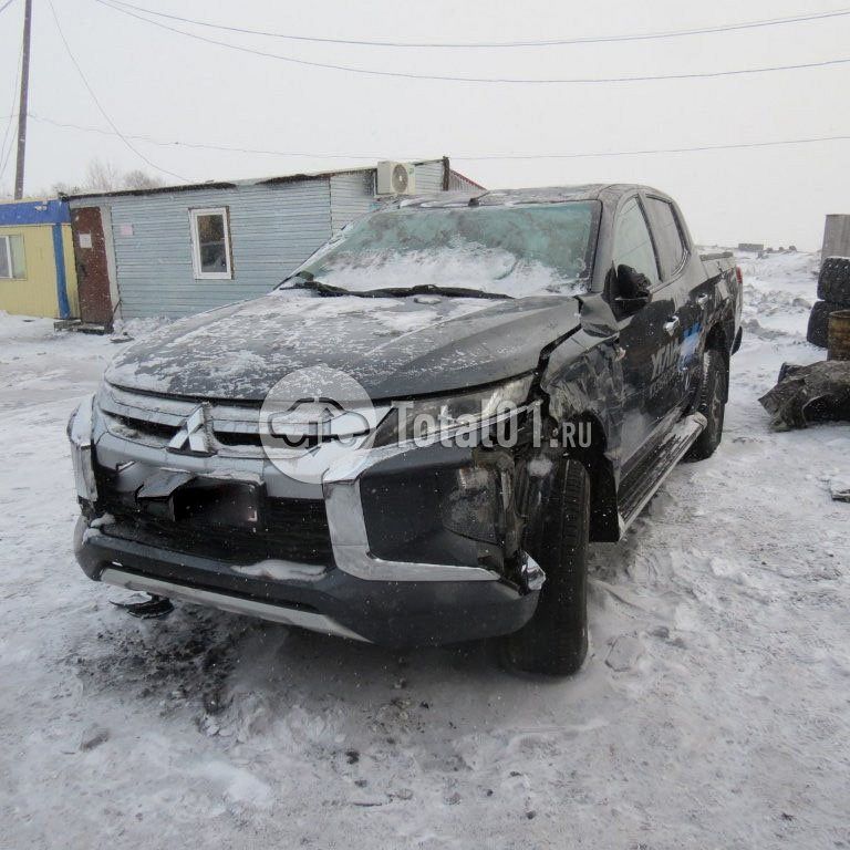 Фото Mitsubishi L200 8