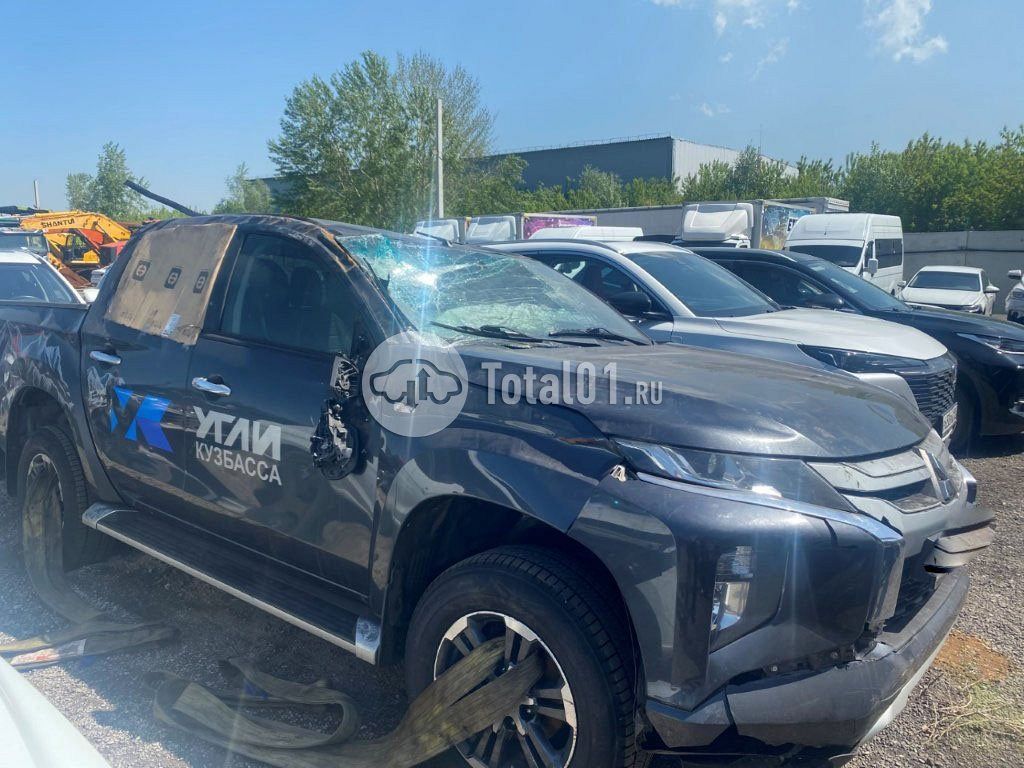 Фото Mitsubishi L200 36