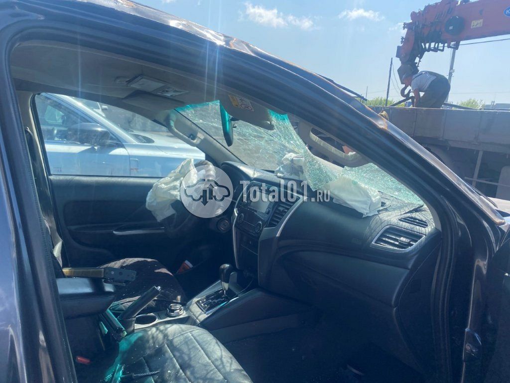 Фото Mitsubishi L200 38