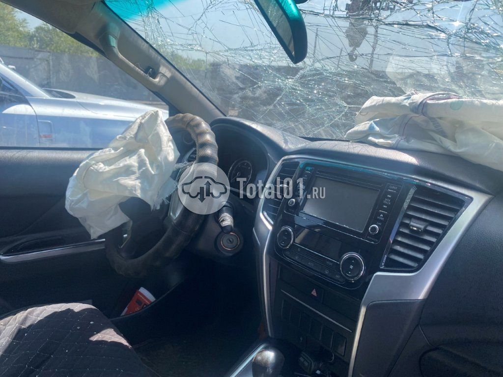 Фото Mitsubishi L200 40