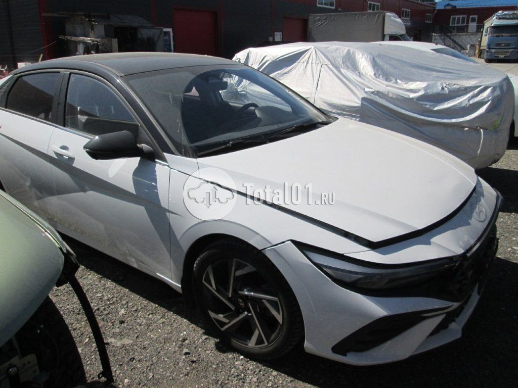 Фото Hyundai Elantra 6