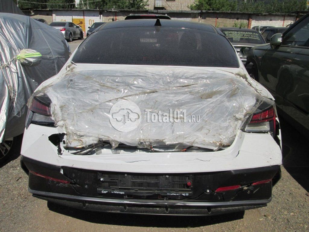 Фото Hyundai Elantra 10