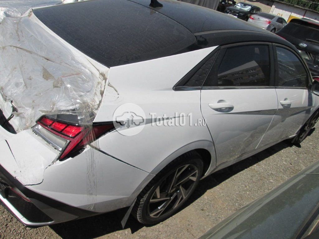 Фото Hyundai Elantra 30
