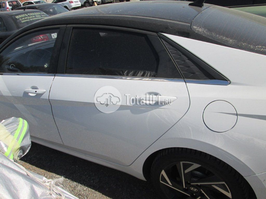 Фото Hyundai Elantra 34