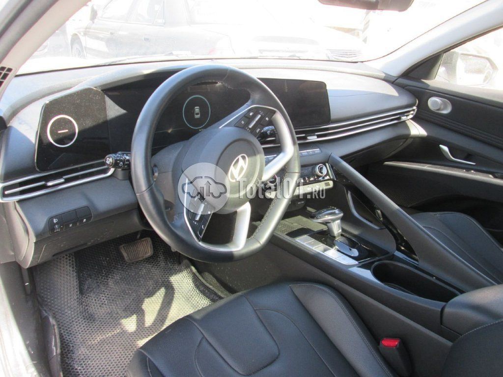 Фото Hyundai Elantra 42