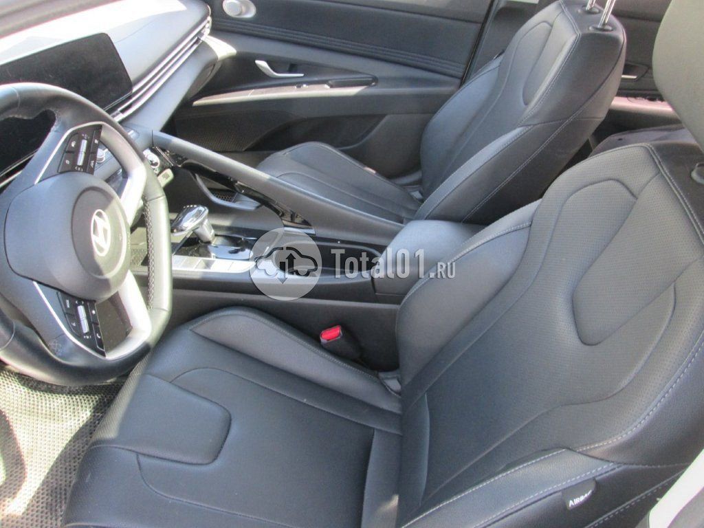 Фото Hyundai Elantra 48