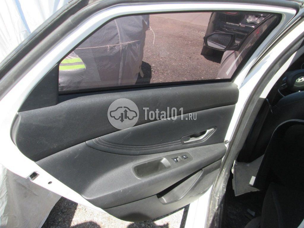 Фото Hyundai Elantra 56