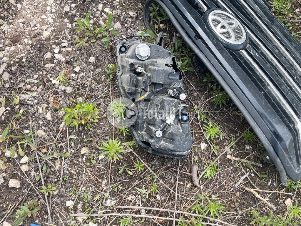 Фото Toyota Land Cruiser 100
