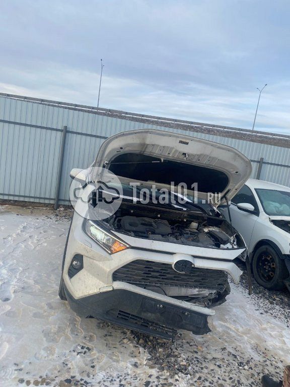 Фото Toyota RAV4 18