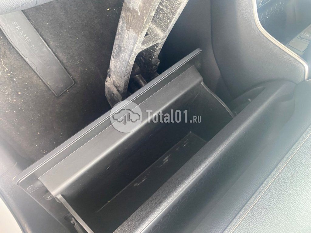 Фото Toyota RAV4 38